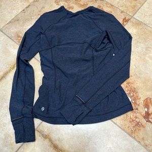 Lululemon navy king sleeve yoga top